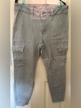 American Eagle Cargo Pants Size 18 Stretch High Rise Utility Pants Green/Grey